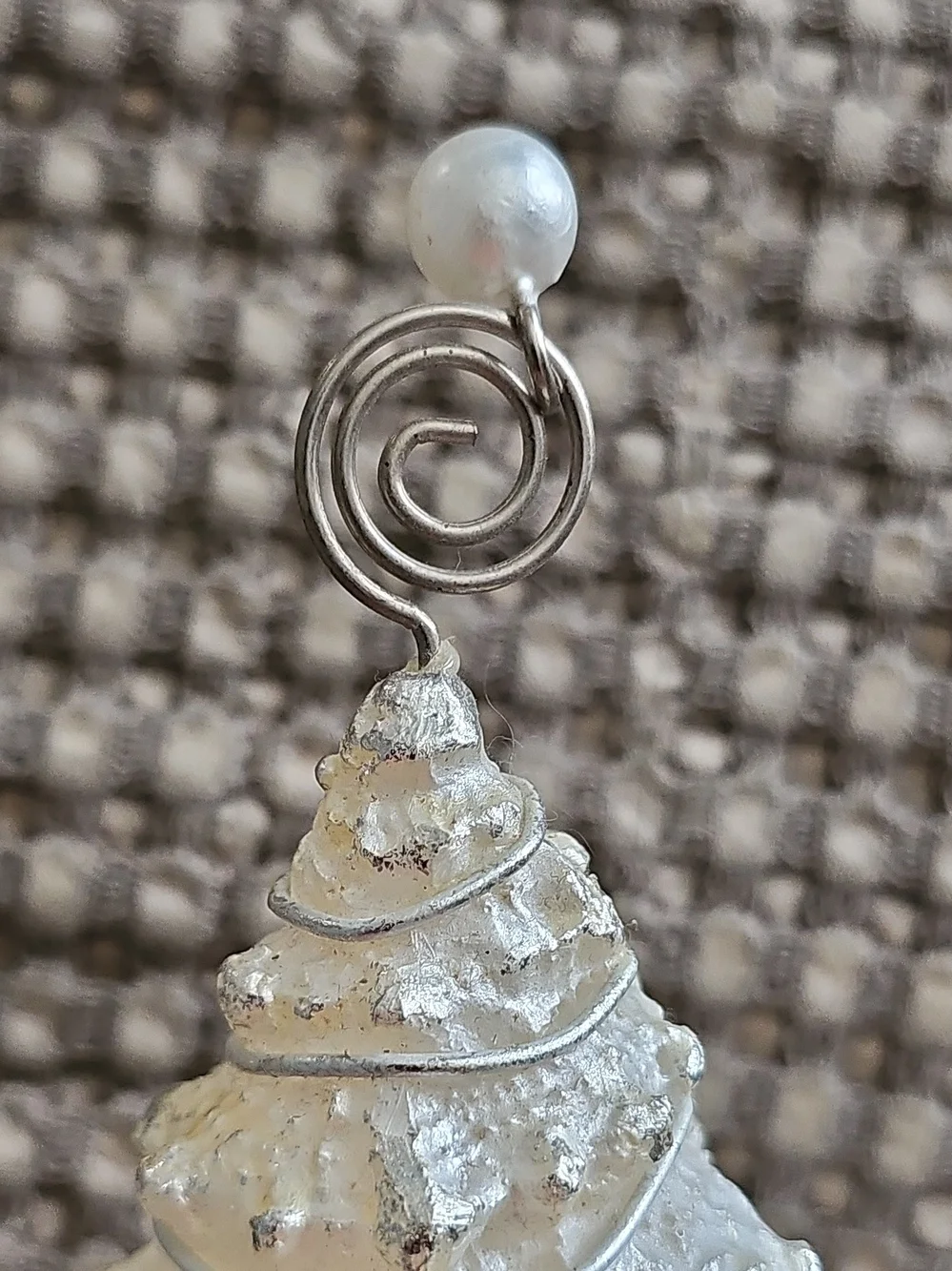 White Decorative Seashell Accent with LED Battery Compartment